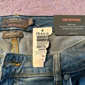Torrid crop boyfriend jeans size 18